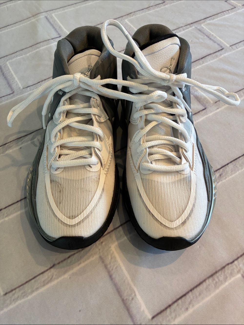 Kyrie Irving Nike Infinity SE Kids Lace-Up Hi Top Sneaker
